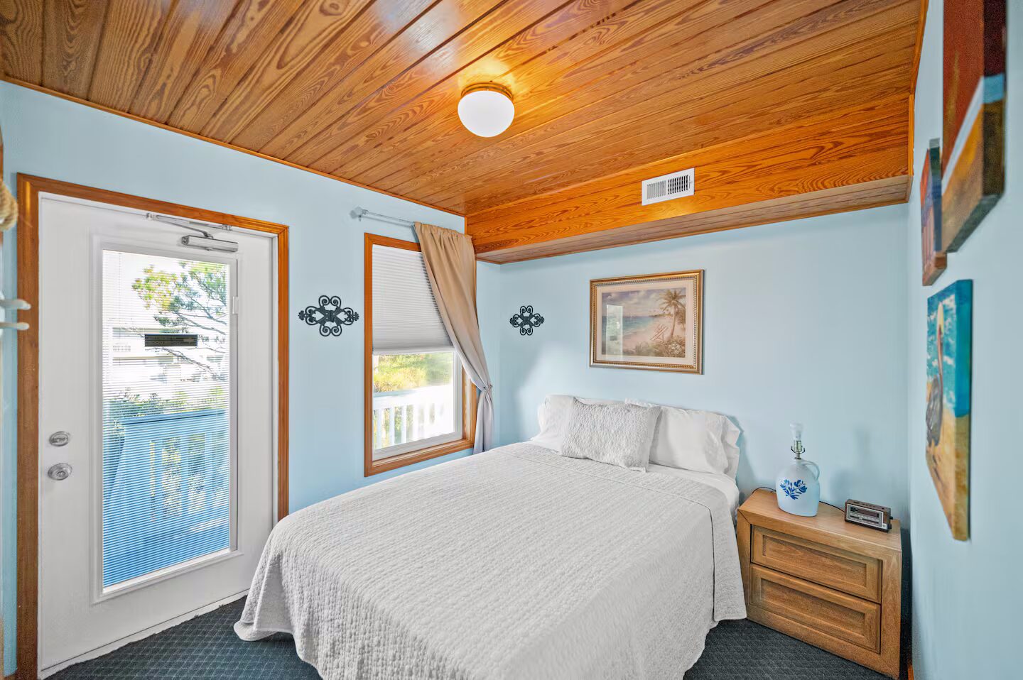 Bright bedroom at Blue Bijou